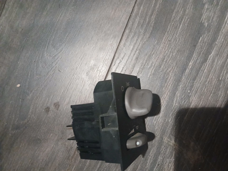 00 - 05 PONTIAC MONTANA VAN 车头灯开关(dash Mtd)原始设备制造商:10409579 — 第 3/4 张图片