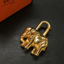 EGA HERMES Gold Tone Cadena Elephant 30.5g Padlock Charm /ZA0295
