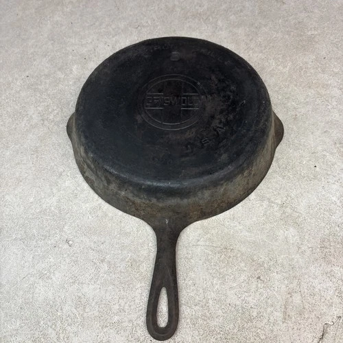 Griswold Puritan #8 / 10-1/2" Cast Iron Skillet #1504