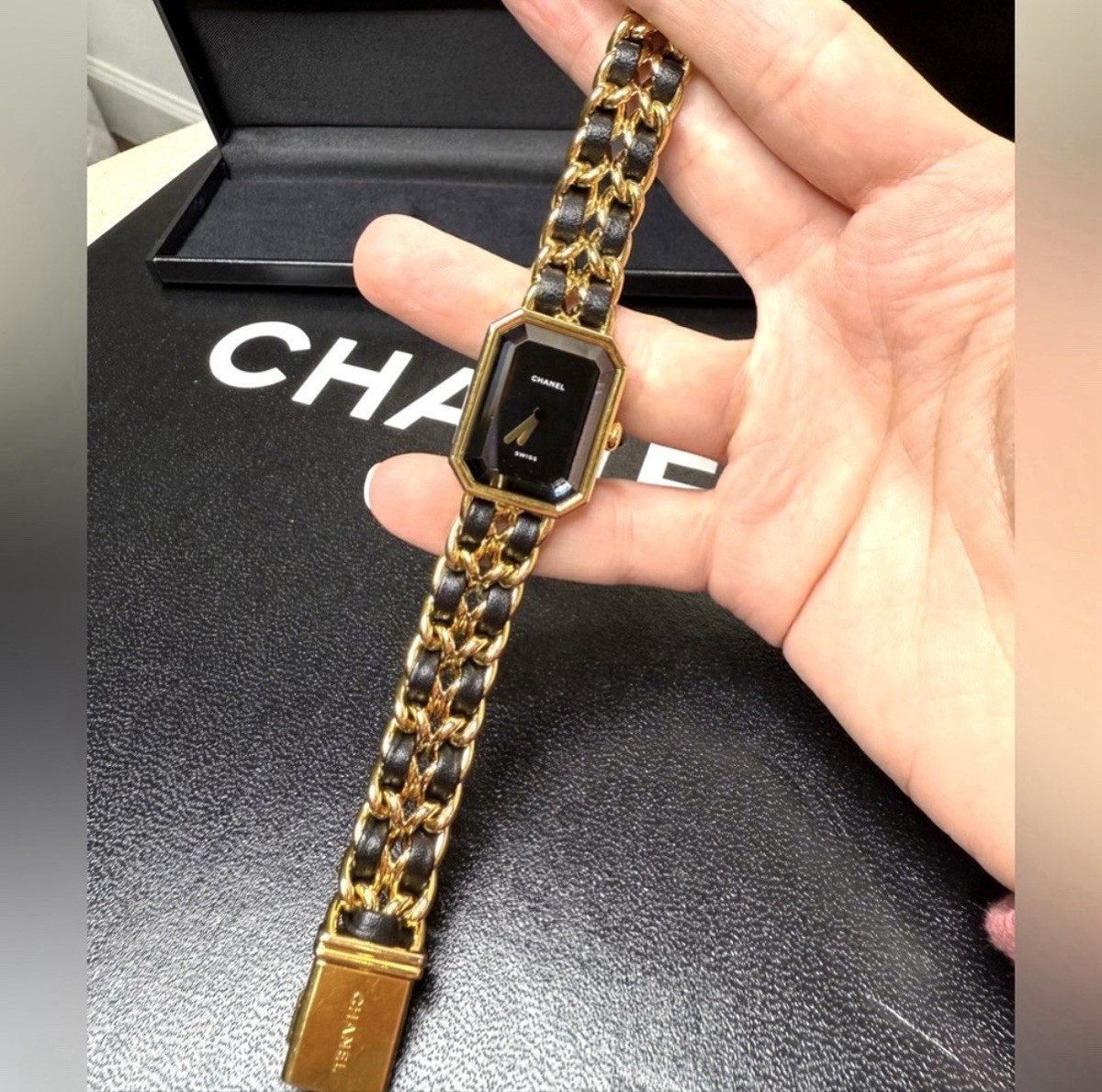 Chanel Authentic Premiere Rock Quartz Watch Size Large l Gold