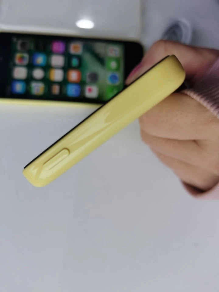 Apple iPhone 5c - 8 GB / 16 GB / 32GB - Yellow (Unlocked) 90% NE W - Image 3 of 4