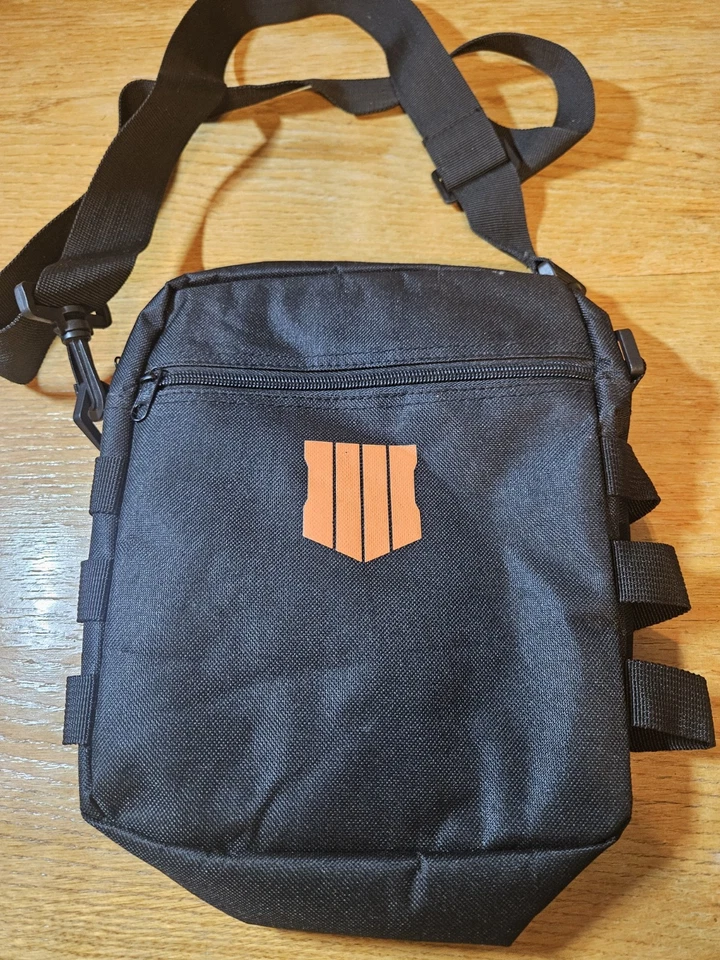Bolso Mensajero Call Of Duty Black Ops 4 con Correa para el Hombro + Gorro Operador RUIN Foto 3 de 4