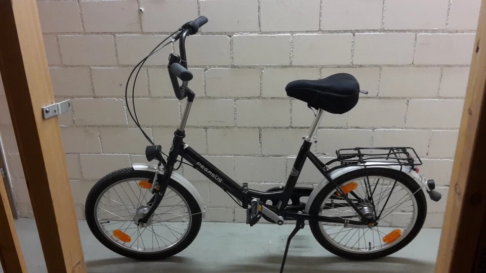 Klappvelo / Faltrad. 50km gefahren, fährt ganz gut.