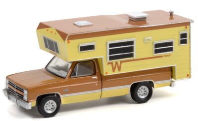 CHEVROLET Silverado with Slide-in Winnebago Camper - 1986 - Greenlight 1:64