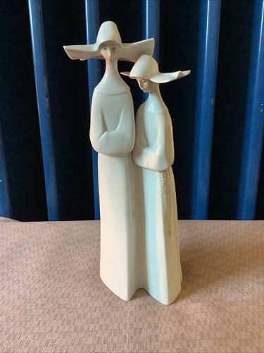 Lladro # 4611 Pair Of Nuns. Retired And Vintage.