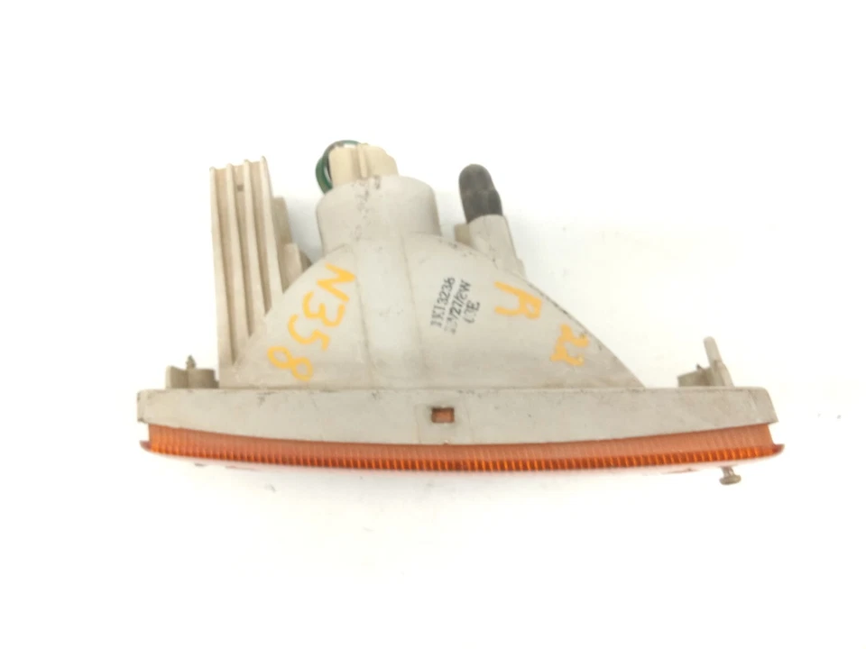1990-1992 NISSAN STANZA FRONT RIGHT OUTER SIDE TURN SIGNAL LIGHT OEM, 116-58165 - Image 2 of 4