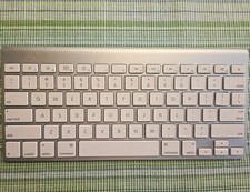 Apple Wireless Bluetooth Keyboard A1314 Silver/White QWERTY English Alumin.Works