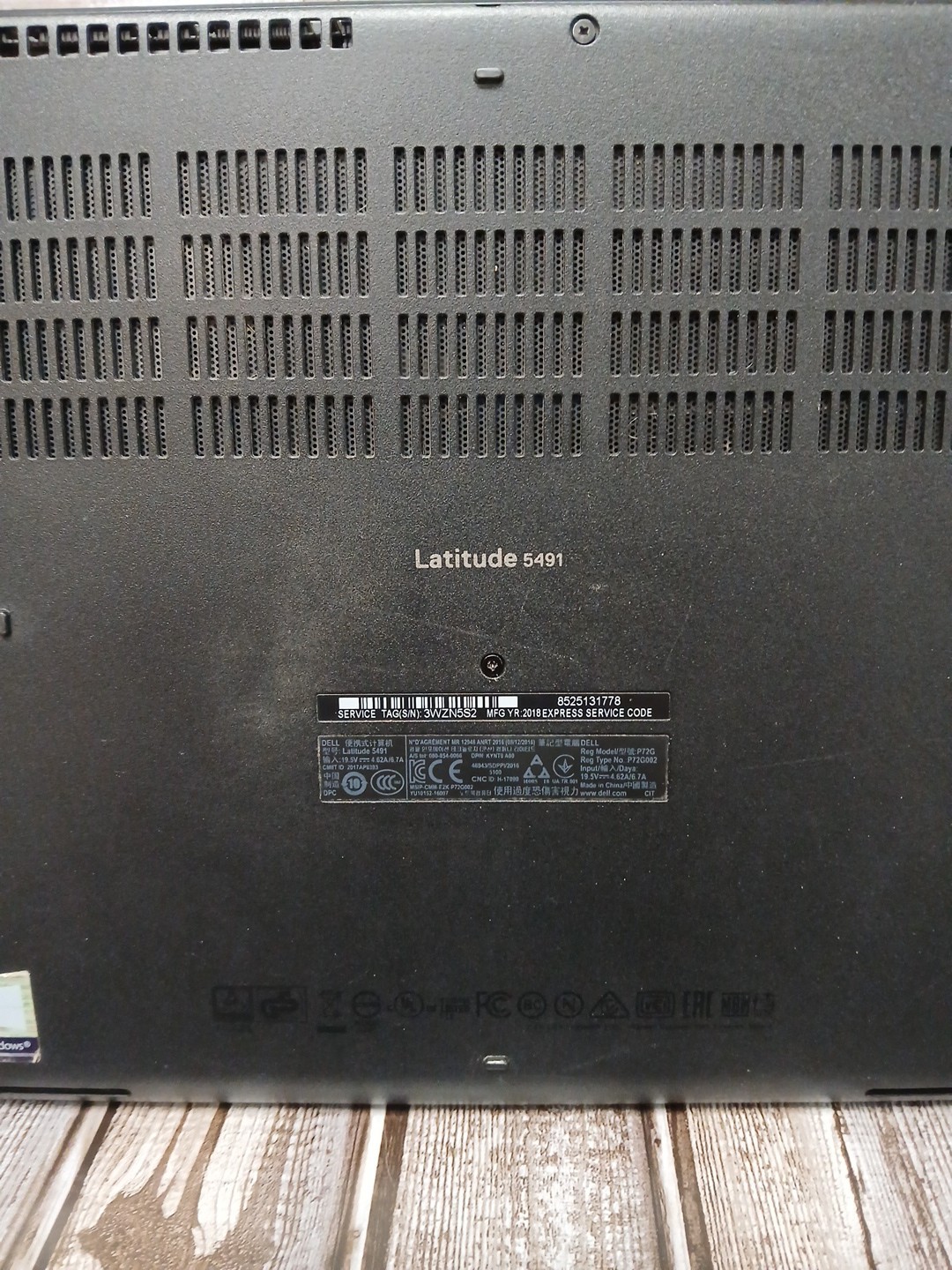 Dell Latitude 5491, 14-Inch Laptop, with Intel Core i7-8850H, 256 GB SSD (Solid State Drive), Windows 11 Pro