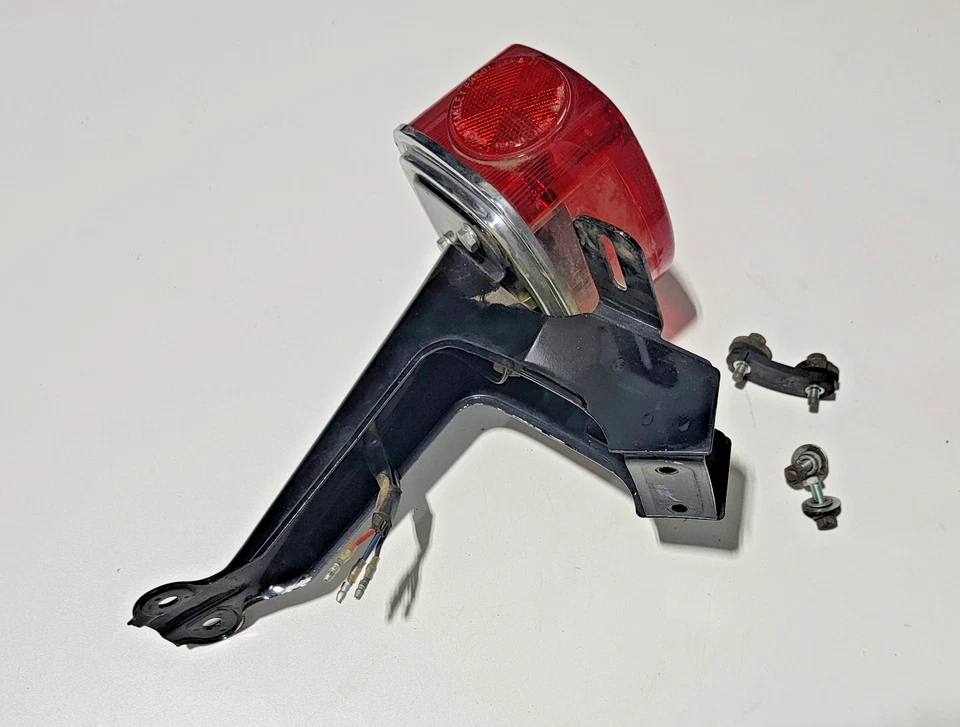 Conjunto de soporte de luz trasera Kawasaki KZ400 KZ400 1974-1978 Foto 4 de 4