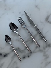 32-Piece Cutlery Set – 18/10 Stainless Steel – Dishwasher Safe