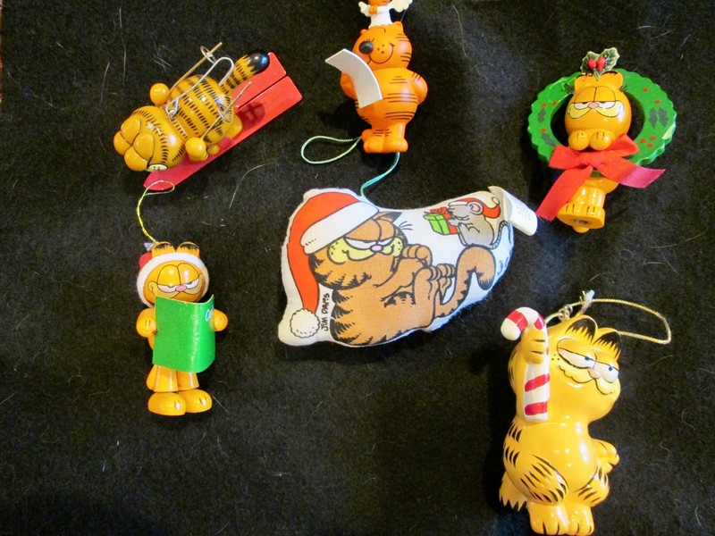 Six (6) Vinatge Garfield Christmas Ornaments 1970'-1980's wood, cloth , plastic
