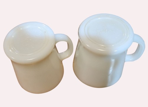 Pair Of Vintage Fire King Anchor Hocking Milk Glass D Handle Coffee Mugs - Picture 6 of 7