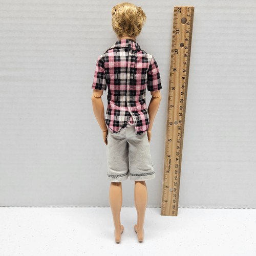 Barbie FASHIONISTAS KEN Swappin Styles Cutie w/ Original Outfit Top Shorts T7417 - Picture 3 of 7