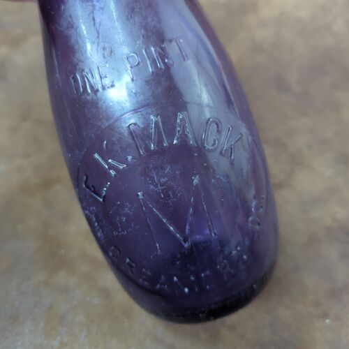 Prendedor de bolos púrpura de una pinta crema E. K. Mack botella de leche Pressland Farms - Imagen 8 de 8