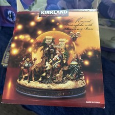 KIRKLAND SIGNATURE COSTCO 109619 MUSICAL SNOW GLOBE WATER GLOBE NATIVITY
