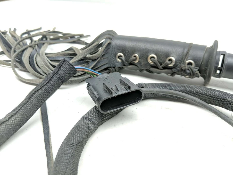 Tubo de acelerador 16 Can Am Spyder F3-T Roadster SE6 y empuñaduras F Foto 4 de 4