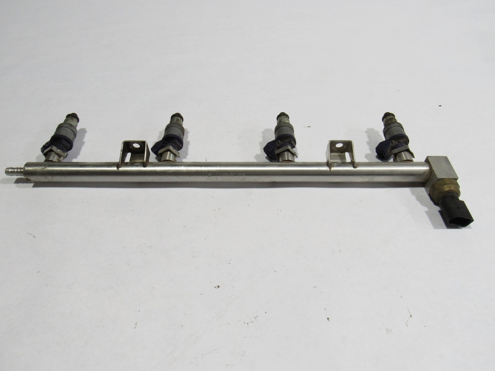 10-20 Bentley Mulsanne 2012 6.8L Right Engine Fuel Injection Rail Pipe @1