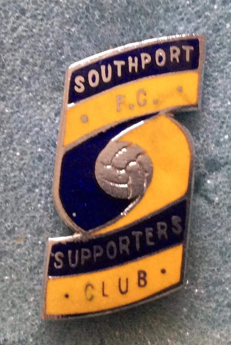 Pin's Vintage Supporters Club De Football - Manchester - Broche Émaillée