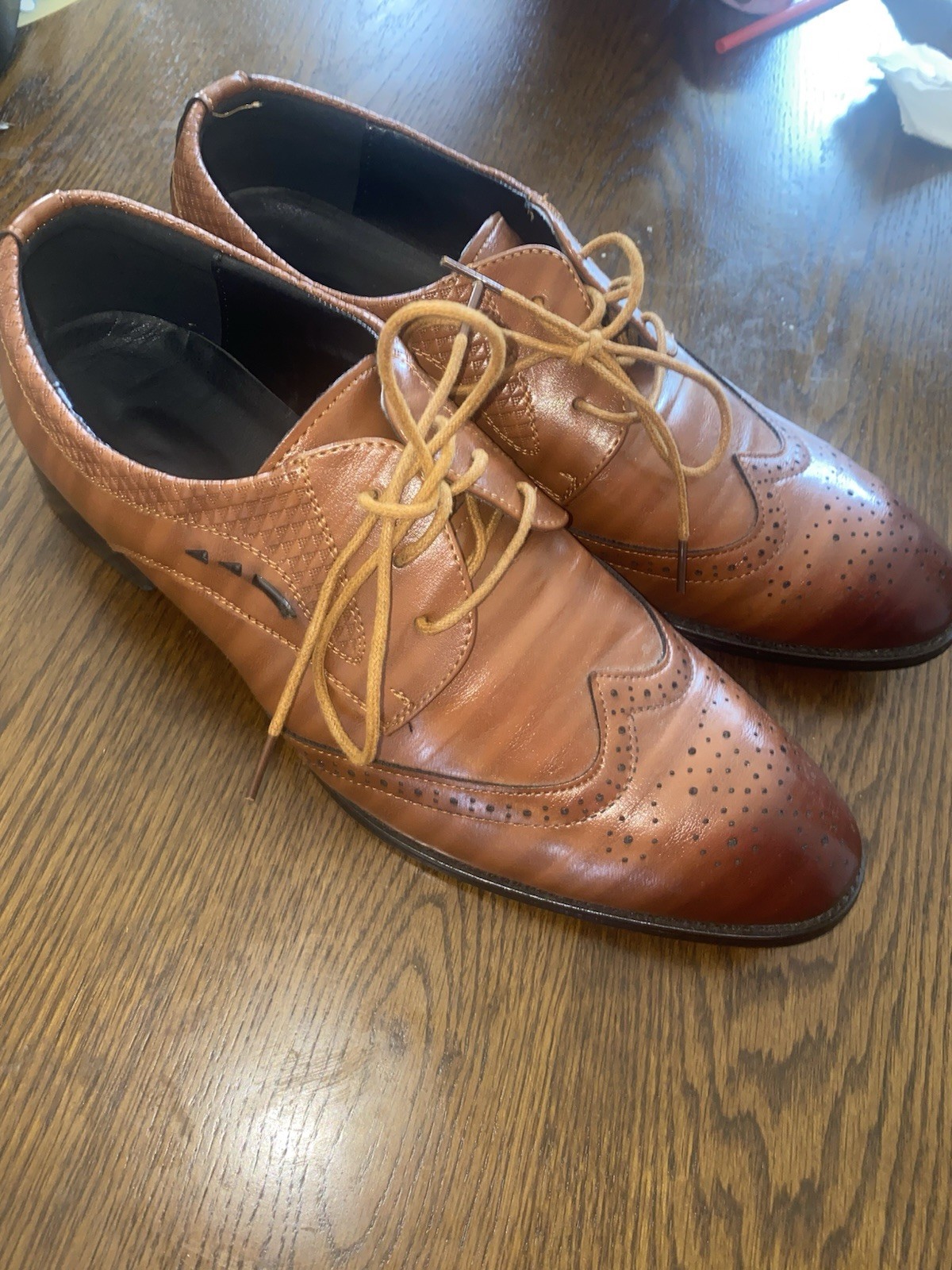 SAOLA Scarpe eleganti in pelle marrone chiusura con cravatta. Punta alare taglia EU 44 suola in pelle formale