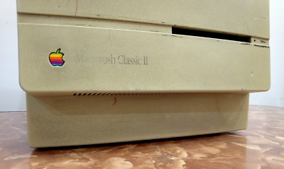 Rare Apple MACINTOSH CLASSIC II Vintage Computer Model M4150