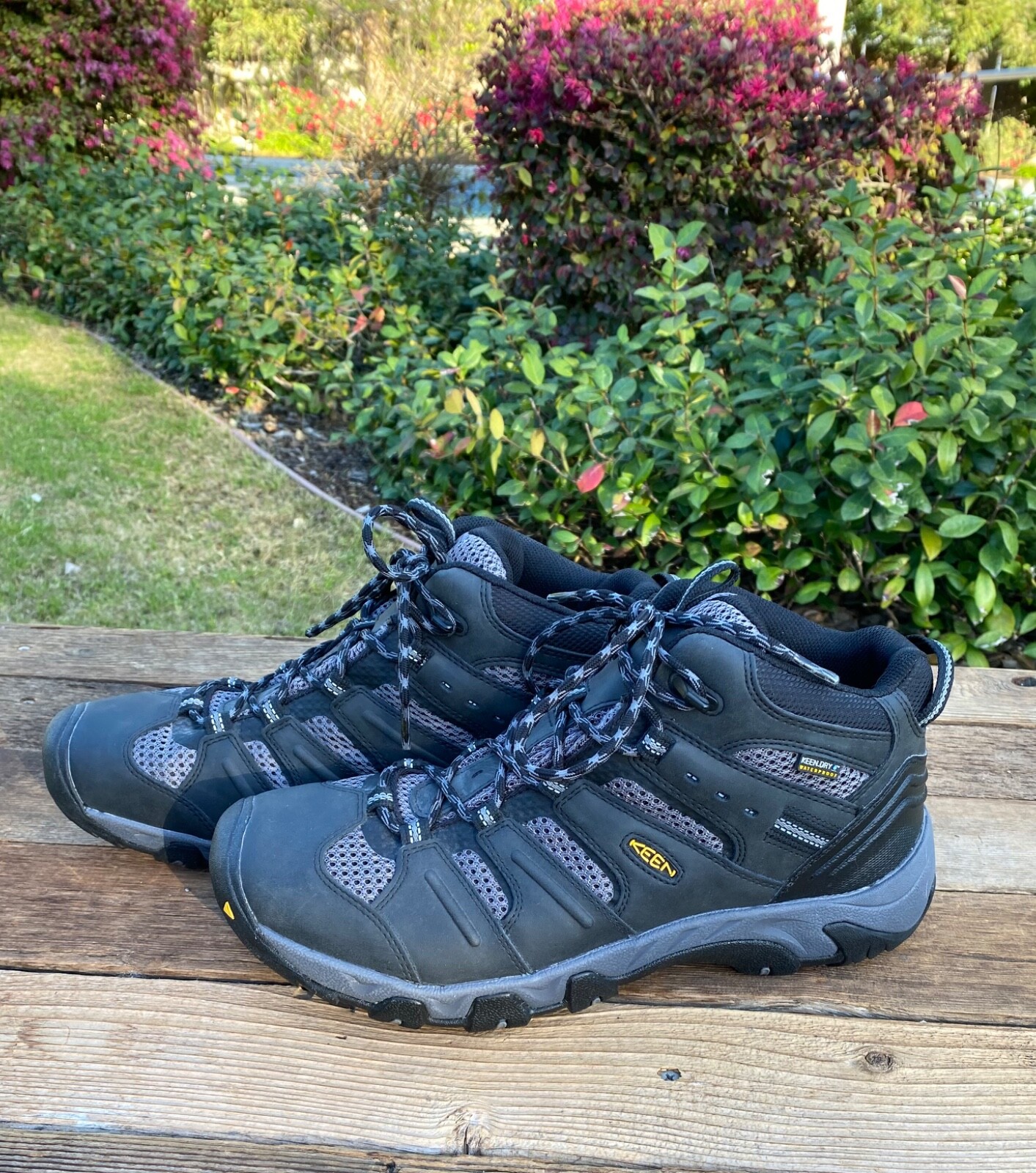 KEEN 1020210 Koven Mid Waterproof Hiking Boots for Men Black/Gray