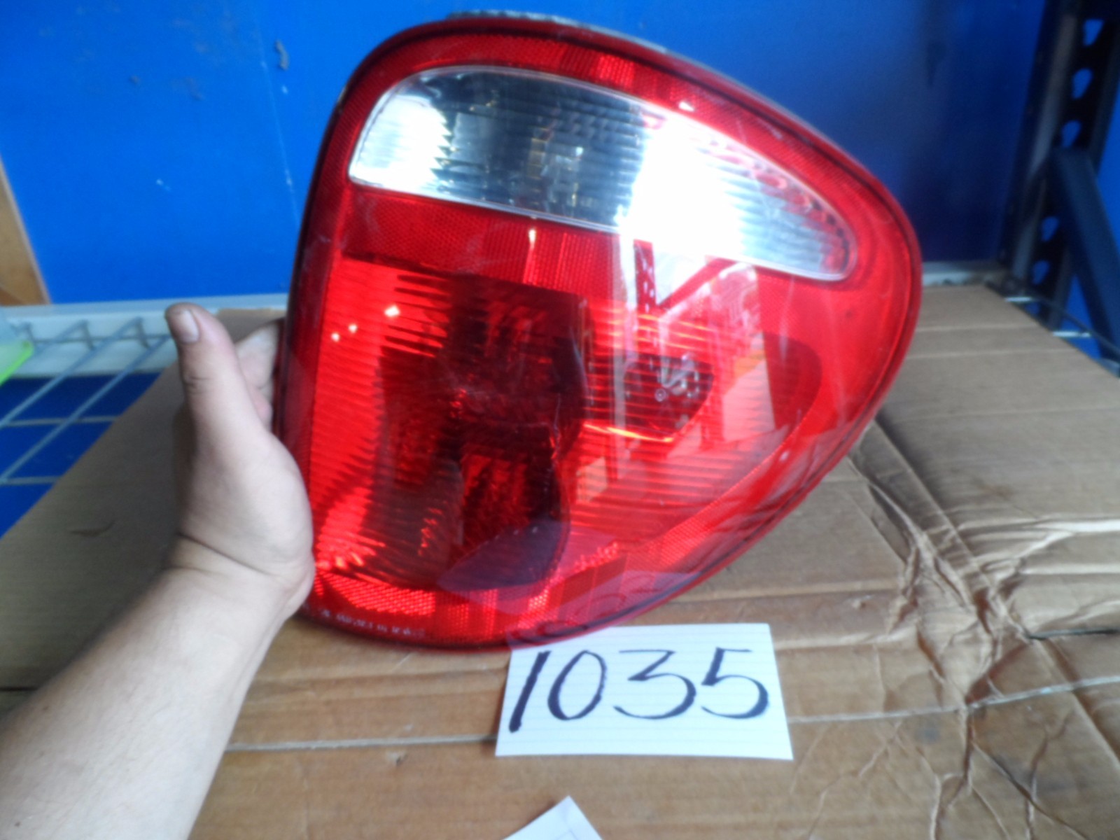 01 02 03 Dodge Caravan Passenger side tail light Used rear Lamp OEM #1035