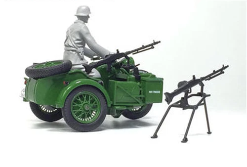 atlas R75 for BMW Army Green Motorcycle with Soldier and gun 1/24 FINISHED MODEL - Image 4 of 4