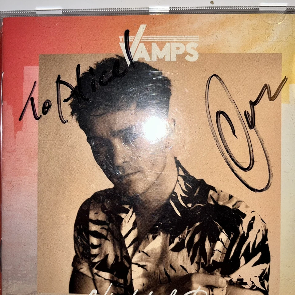 Personalised SIGNED The Vamps (Connor) Night and Day, Day Edition Album - Изображение 2 из 4