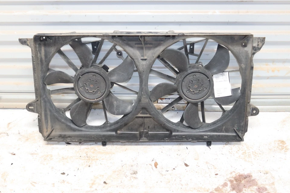 Cubierta del motor del ventilador de refrigeración del radiador Chevy Silverado 1500 2014-2021 5,3 L OEM Foto 3 de 4