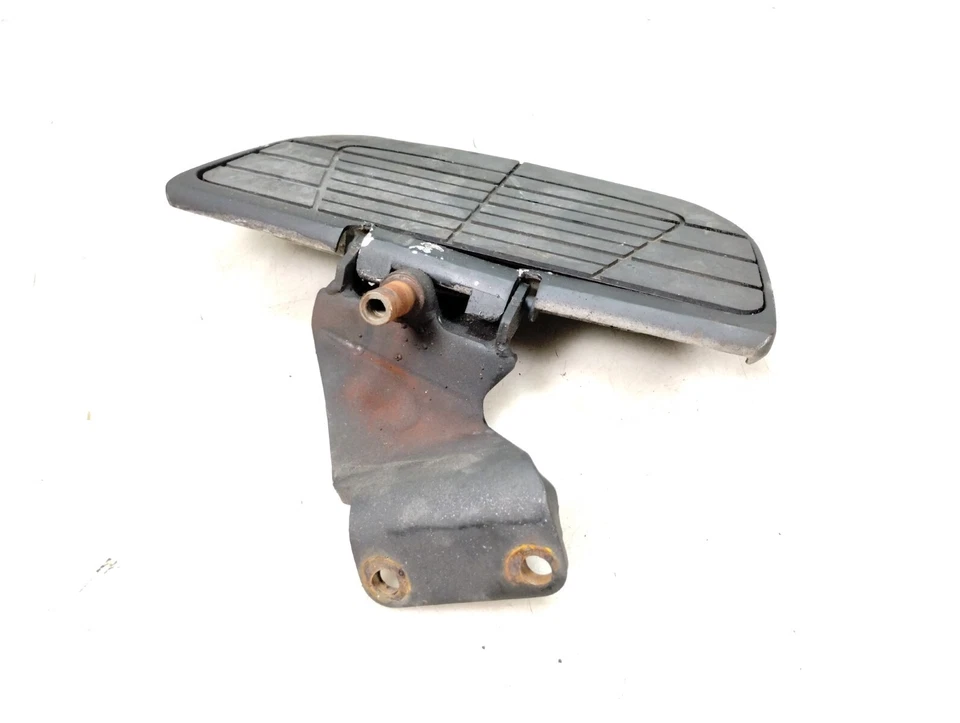 Piso dianteiro esquerdo e suporte de montagem Honda VTX1300 S R 2003 - Imagem 4 de 4