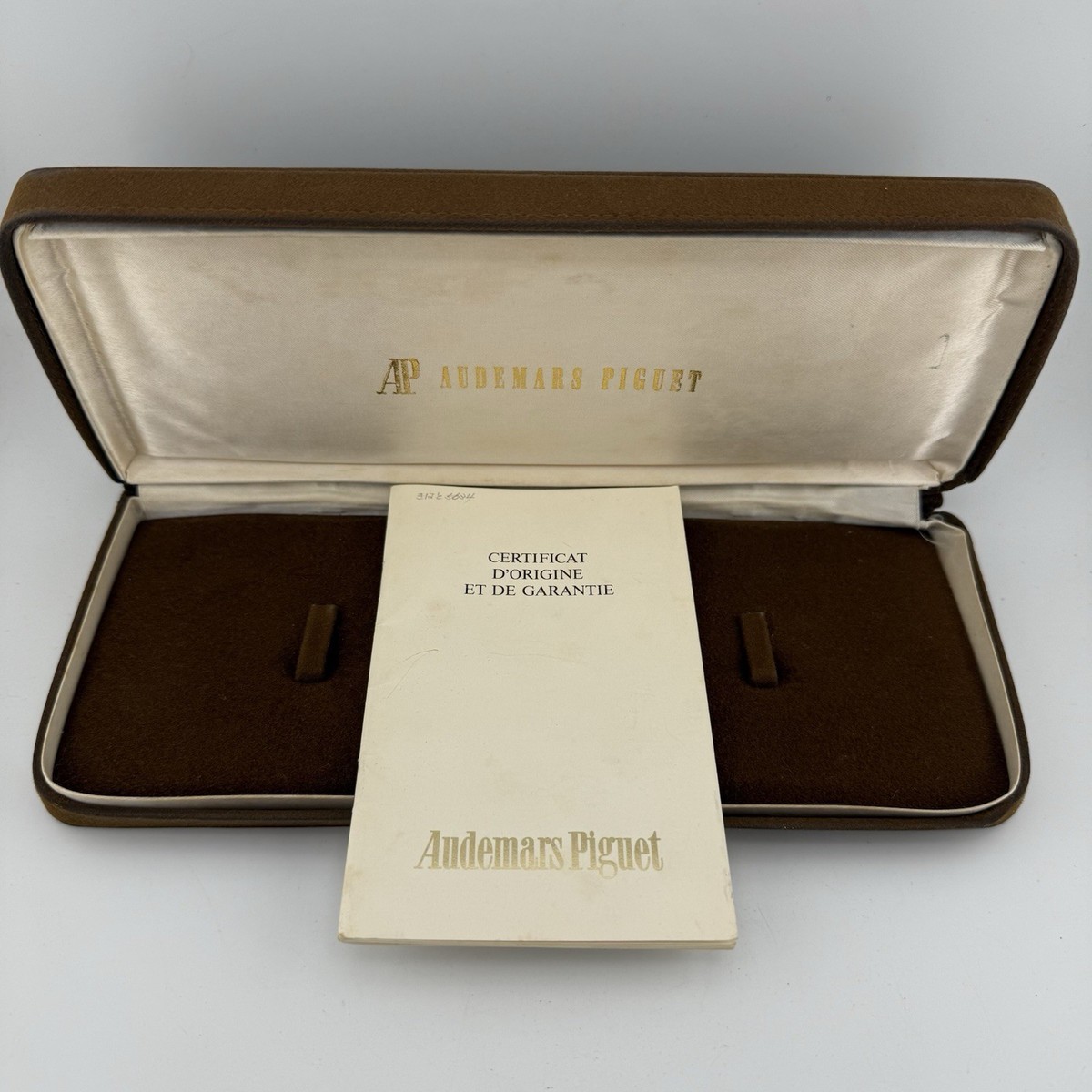 【箱・説明書付き】Audemars Piguet 1983年 イヤープレート Vintage Audemars Piguet Brown Watch Display Travel Box W/ Booklet