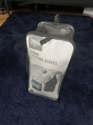 Everlast Spark Training Gloves White/Black with Carry Bag Everlast Spark Model