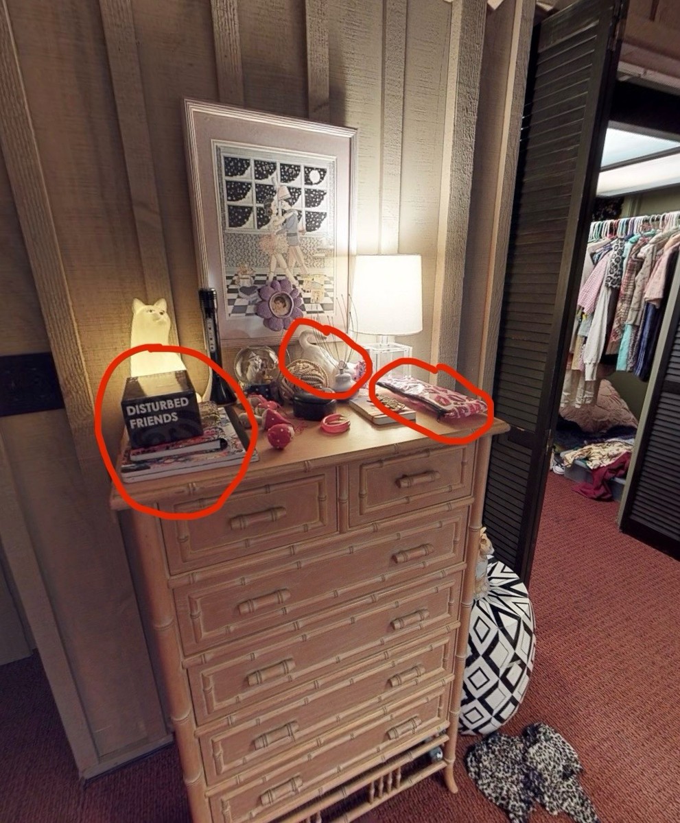 HBO'S EUPHORIA SCREEN USED SET PROP LOT — KAT'S BEDROOM