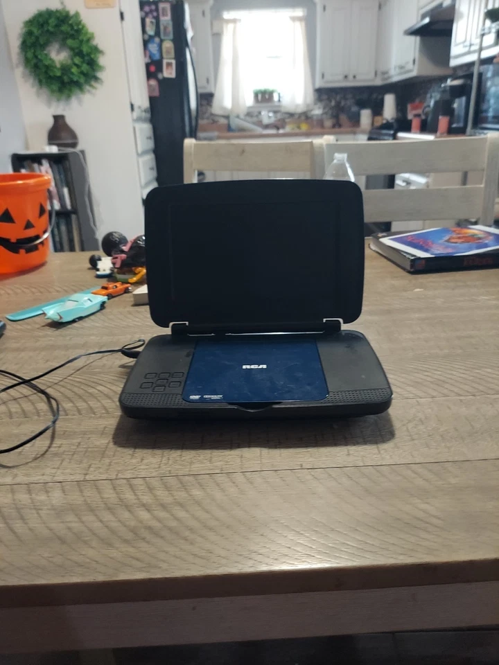 DVD player portátil RCA DRC6338 (8") - Imagem 2 de 4