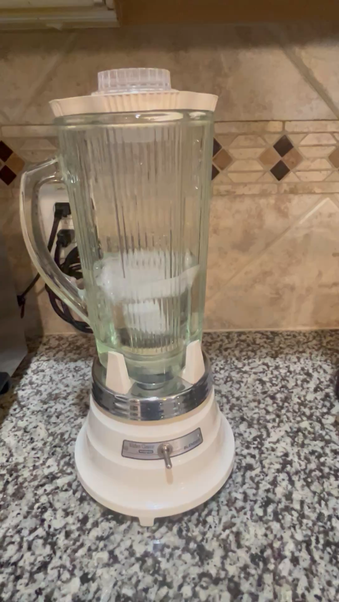 Vintage Style Waring Kitchen Classics Blender 51BL23 Glass Jar