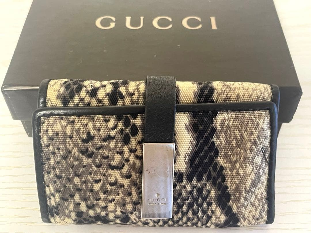 Gucci Python Key Case 6-Key Holder Silver Logo Us… - image 1