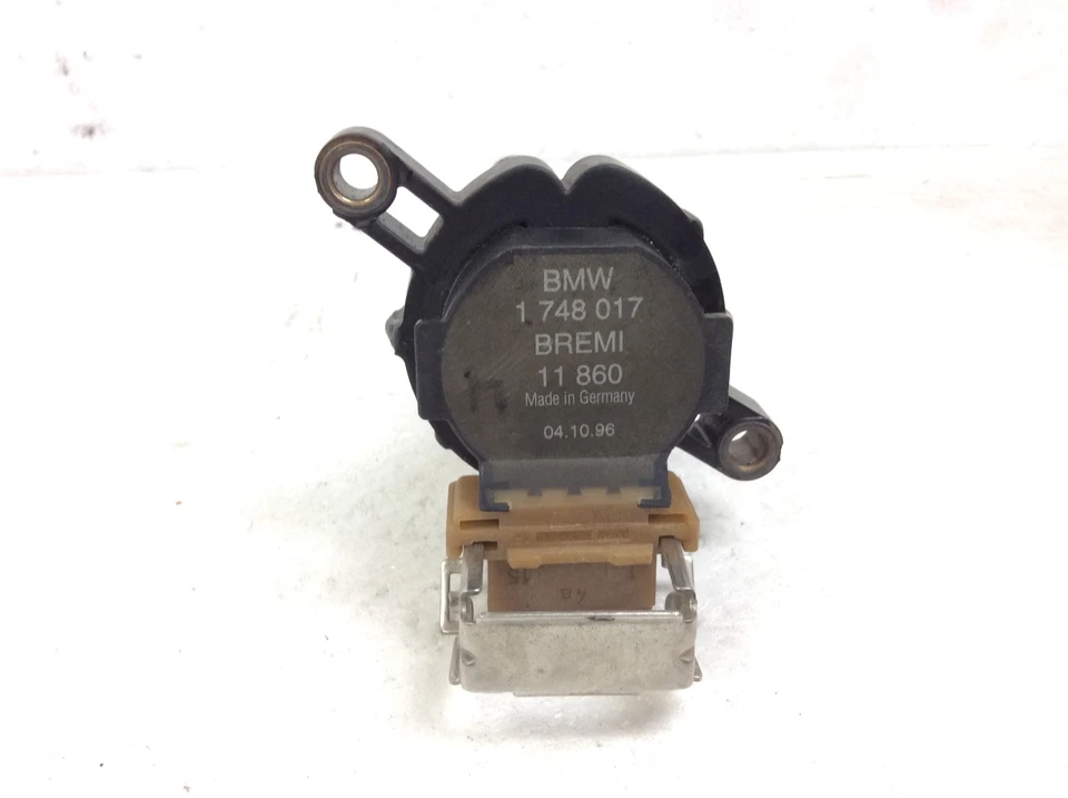 Bobina de encendido BMW 740iL 97 1997 1 748 017 BREMI 11 860 usada OEM Foto 2 de 4