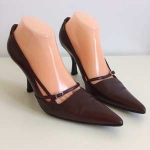 pointed mary jane shoes