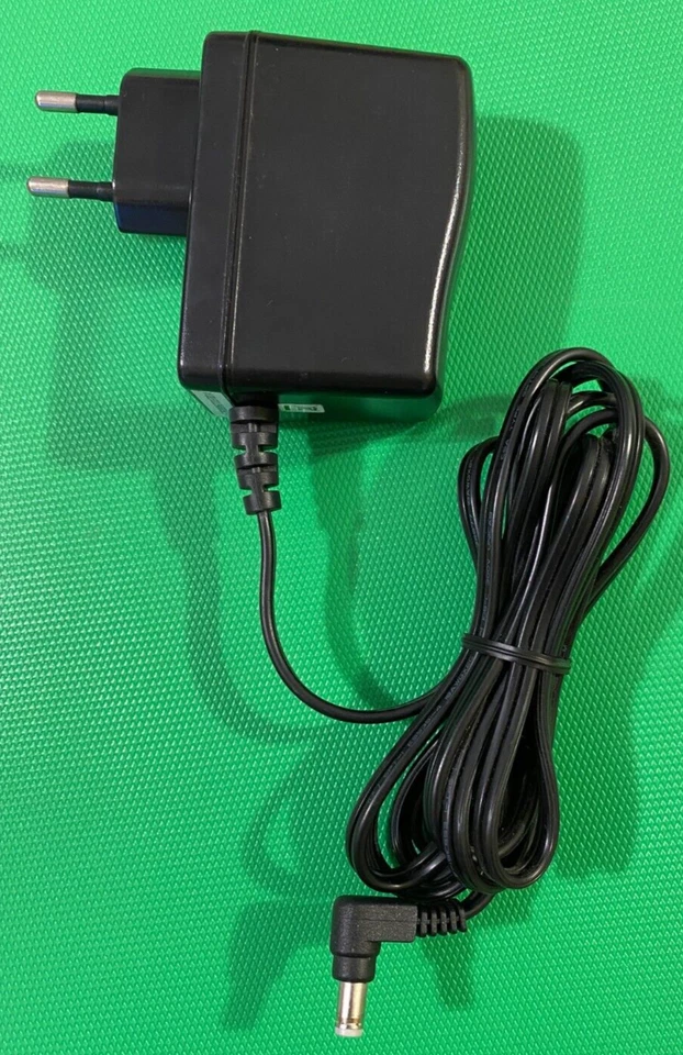 ALIMENTATORE D-LINK Mod. JTA0302F-E Input 100-240V 50-60Hz, Out 5V 3A - Immagine 2 di 4