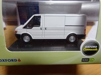 Ford Transit Transporter Mk4 Oldtimer Weiss Modelauto Ca.7Cm *Neu* 1:76
