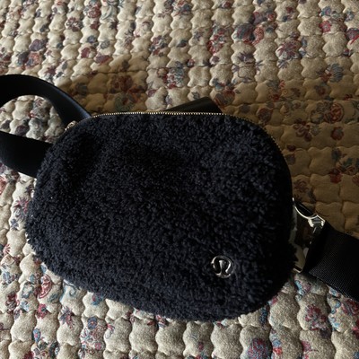 Lululemon Everywhere Fleece Sherpa Belt Bag Preowed
