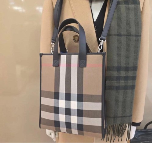 Burberry A4 Tote Bag Checkered Shoulder Bag Beige/Black PVC Leather