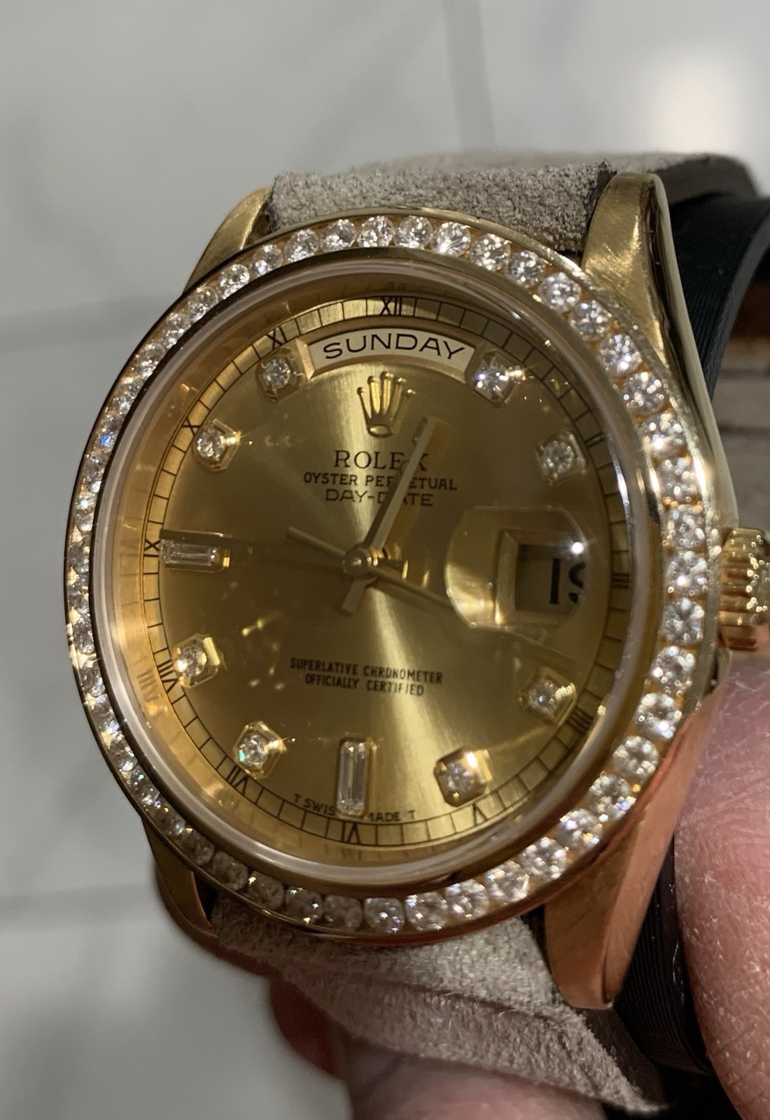 ROLEX 2001 Gold 36mm Day Date President 118208 Factory Champagne Diamond Dial