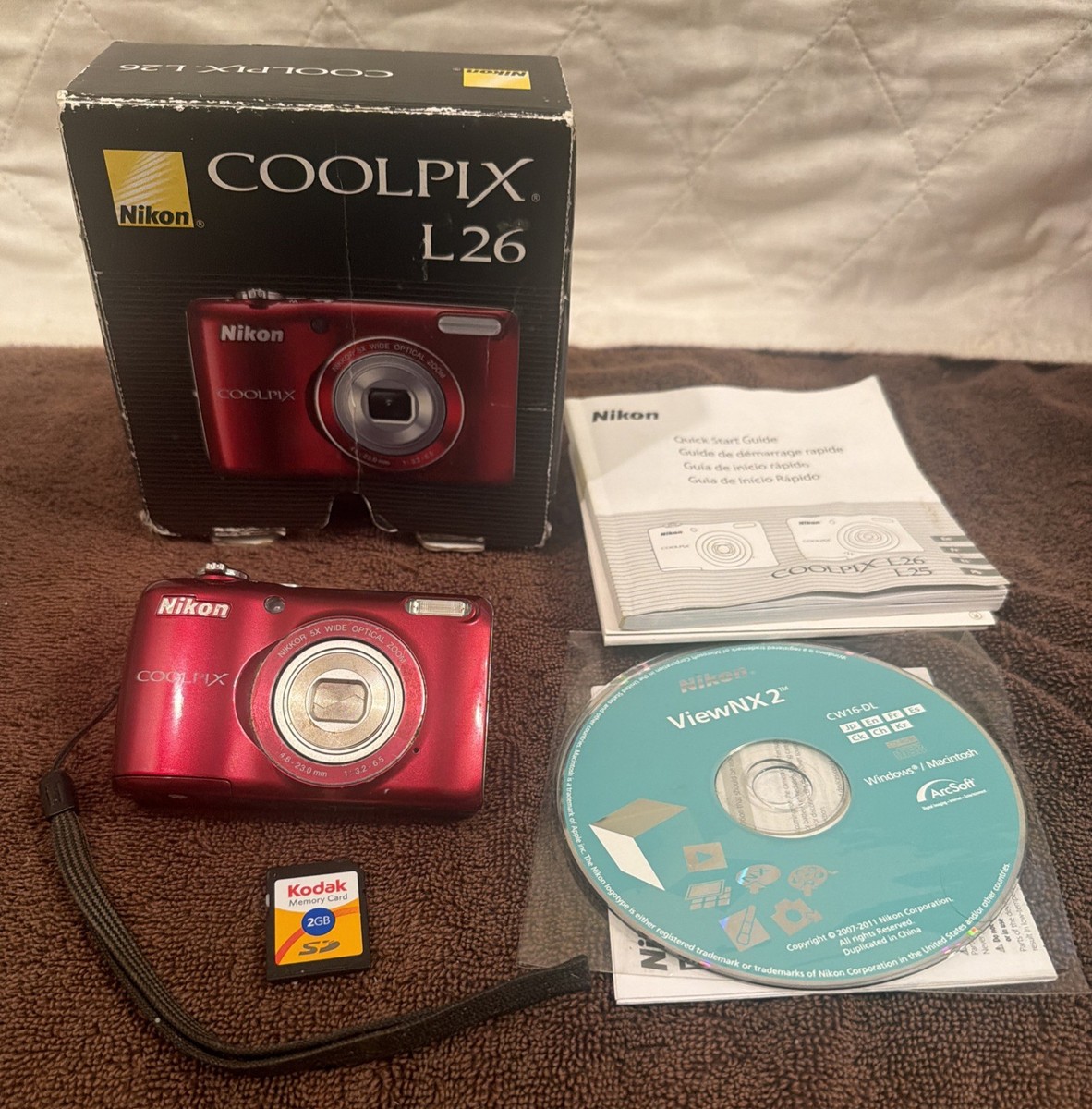 Nikon COOLPIX L26 Red Compact Digital Camera 5x Zoom w/ Card