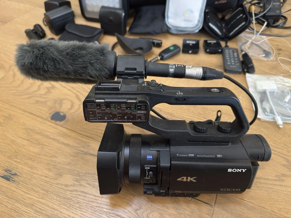 Sony Pxw-Z90 4K Camcorder with Sony EGM-VG1 mic Manfrotto Lykos light Rode mic - Image 4 of 4
