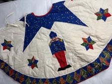 21" Quilted Christmas tree skirt Nutcrackers Stars