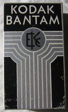 antigua cámara Art Deco Kodak Bantam doble lente de la década de 1930 con caja