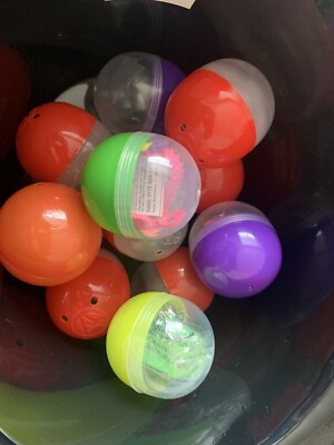 50 x Spielzeug gefüllte Kapseln (gemischtes Spielzeug) - 50-55 mm Partytütenfüller