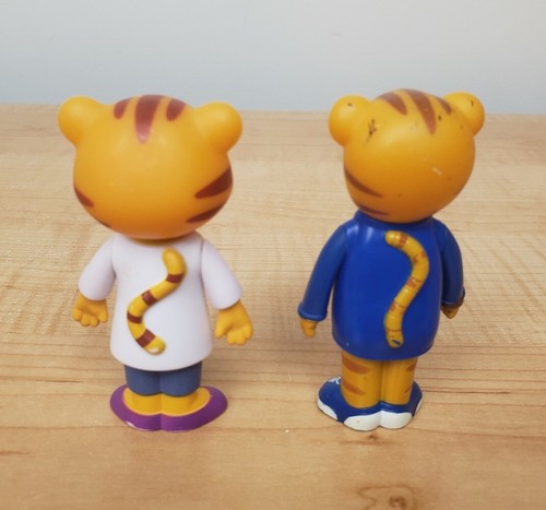 Lotto figurine Daniel Tiger quartiere mamma papà gufo Katarina Miss Elaina Margaret - Foto 6 di 11