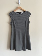 Gap Women's Size 10 Black Ponte Cap sleeve Stripe Crew-Neck Skater Dress Shift